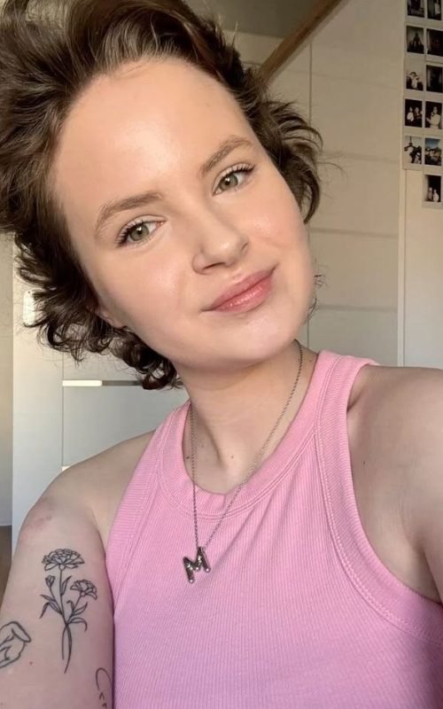 Verified Female dating profile in Aberdeen
