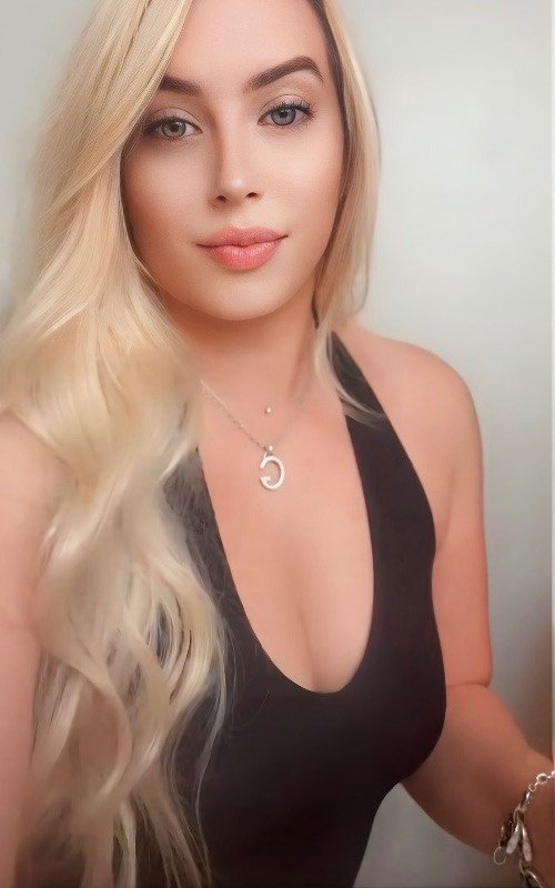 Verified Female dating profile in Cambridge